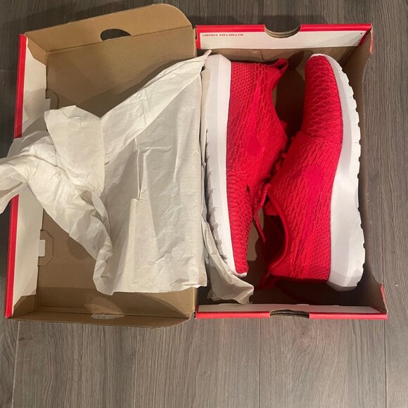 Nike Roshe NM Flyknit Red Men's Size 8/Women's Size 9.5 Brand New in Box - Picture 2 of 4